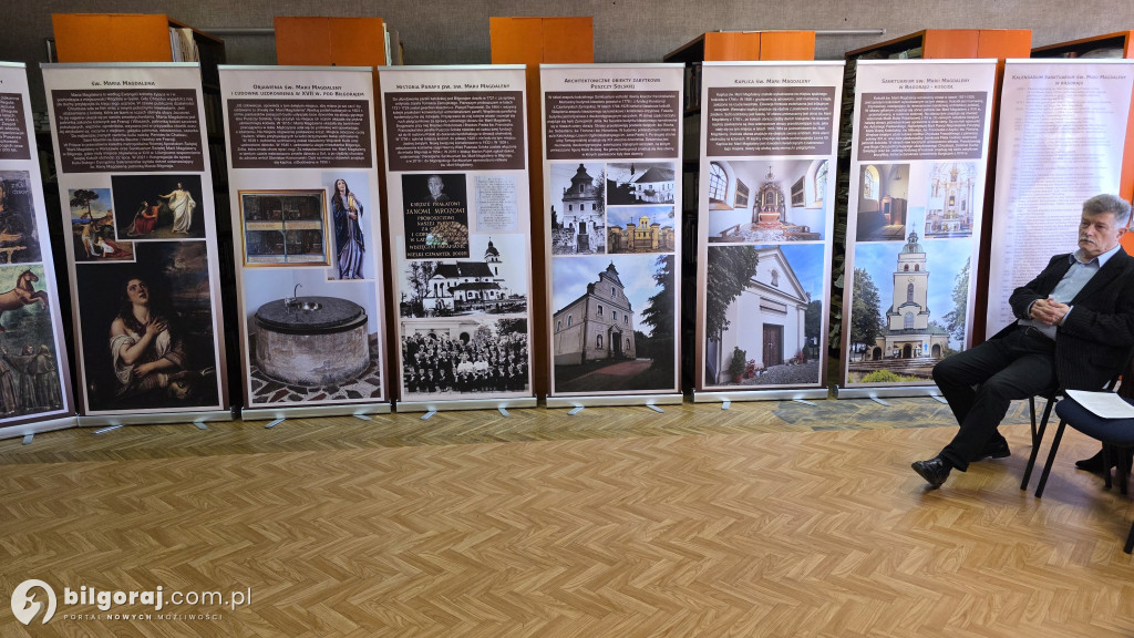 Wystawa o Sanktuarium św. Marii Magdaleny w biłgorajskiej Bibliotece
