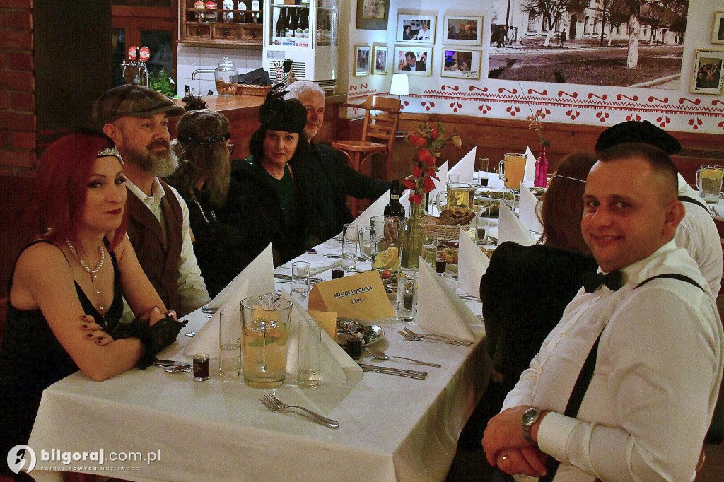 Rada Kobiet przeniosła uczestników do lat 20. i 30.