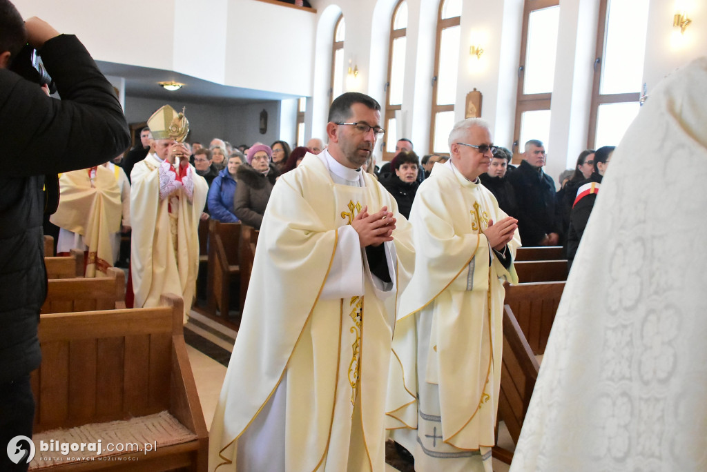 Wprowadzenie relikwii św. Jana Pawła II do Chmielka