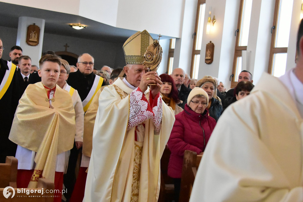 Wprowadzenie relikwii św. Jana Pawła II do Chmielka