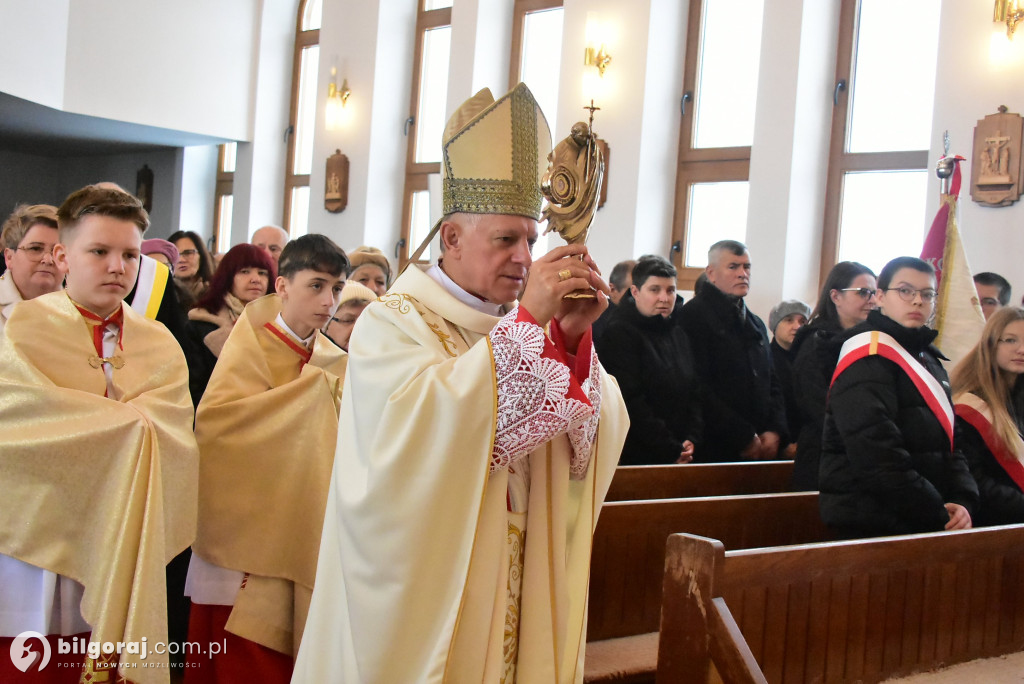 Wprowadzenie relikwii św. Jana Pawła II do Chmielka
