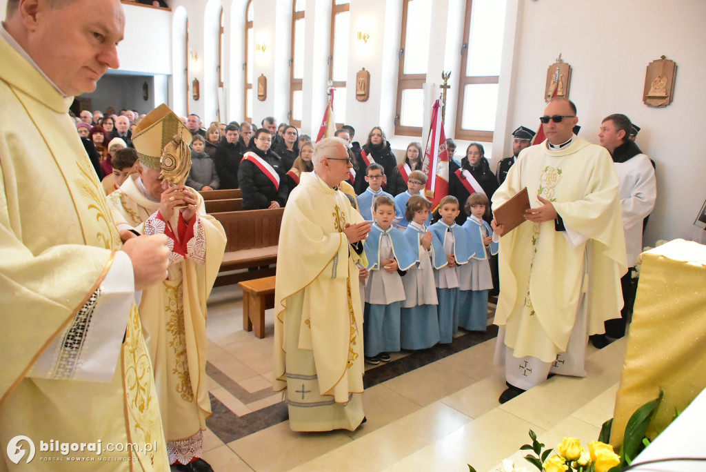 Wprowadzenie relikwii św. Jana Pawła II do Chmielka