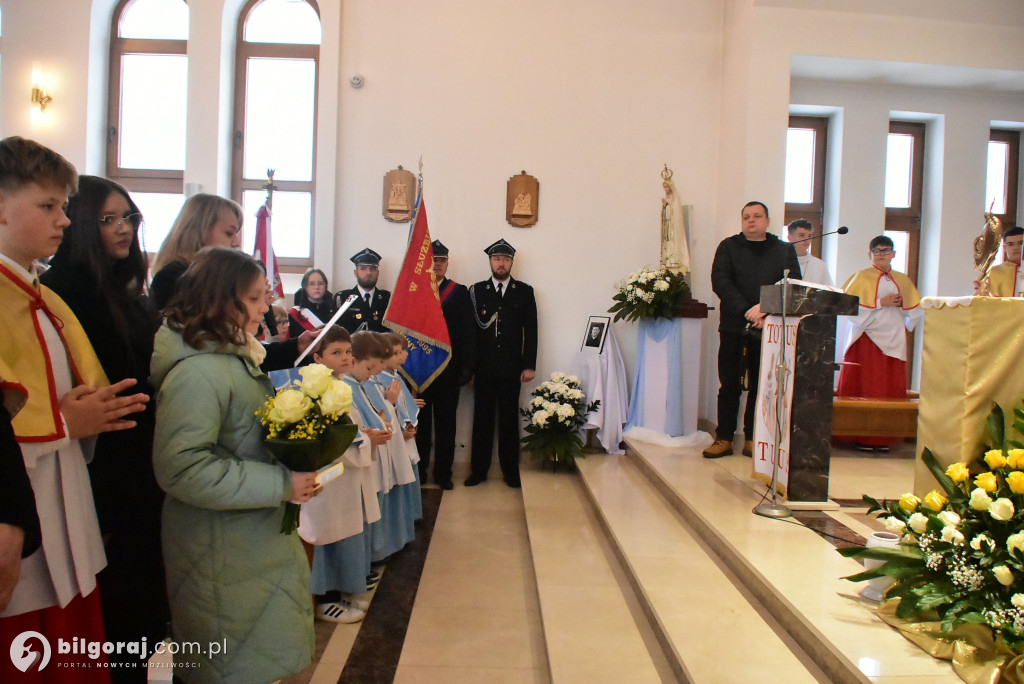 Wprowadzenie relikwii św. Jana Pawła II do Chmielka