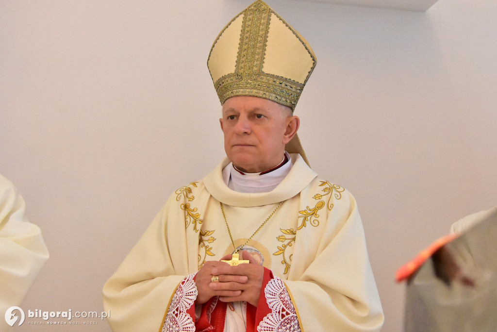 Wprowadzenie relikwii św. Jana Pawła II do Chmielka