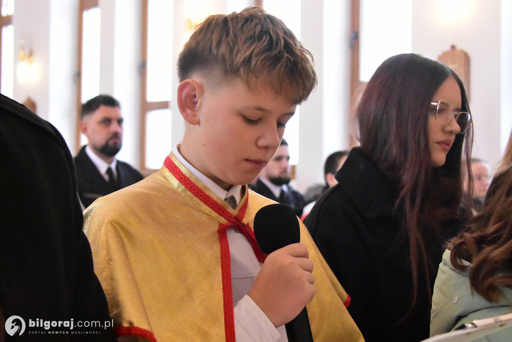 Wprowadzenie relikwii św. Jana Pawła II do Chmielka