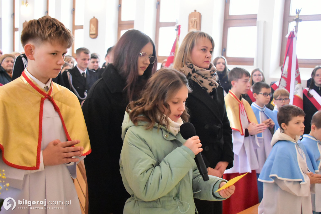 Wprowadzenie relikwii św. Jana Pawła II do Chmielka