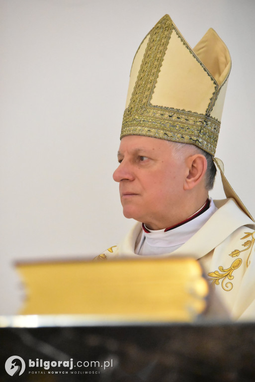 Wprowadzenie relikwii św. Jana Pawła II do Chmielka