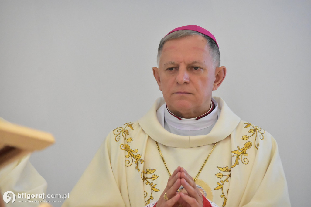 Wprowadzenie relikwii św. Jana Pawła II do Chmielka