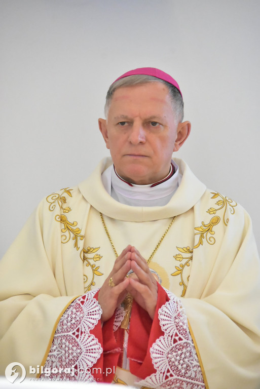 Wprowadzenie relikwii św. Jana Pawła II do Chmielka