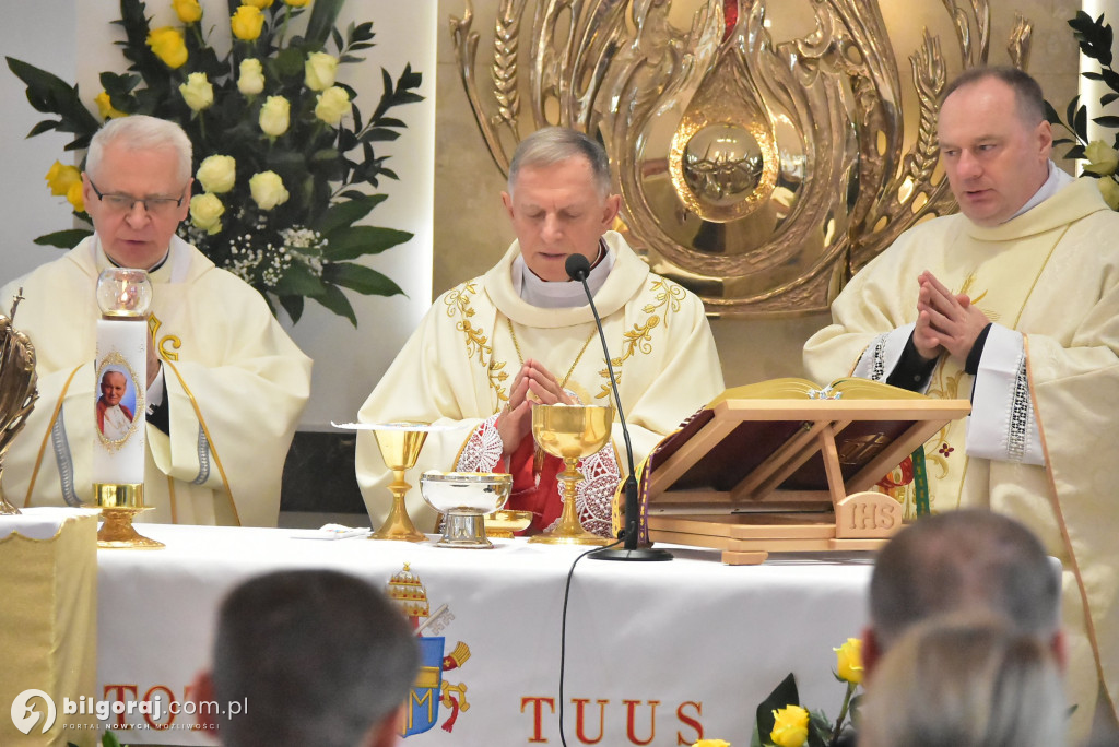 Wprowadzenie relikwii św. Jana Pawła II do Chmielka