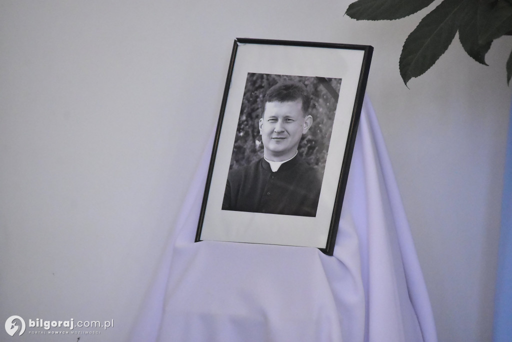 Wprowadzenie relikwii św. Jana Pawła II do Chmielka