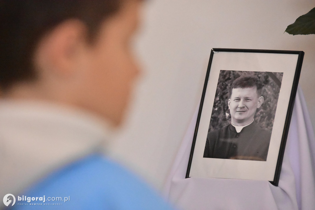 Wprowadzenie relikwii św. Jana Pawła II do Chmielka