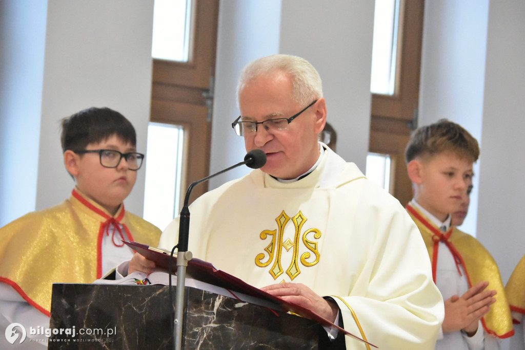 Wprowadzenie relikwii św. Jana Pawła II do Chmielka