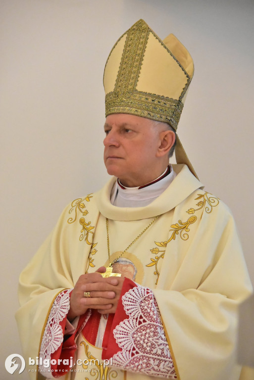 Wprowadzenie relikwii św. Jana Pawła II do Chmielka