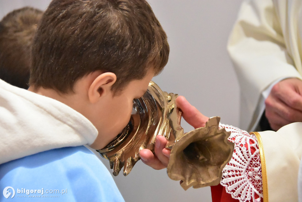 Wprowadzenie relikwii św. Jana Pawła II do Chmielka