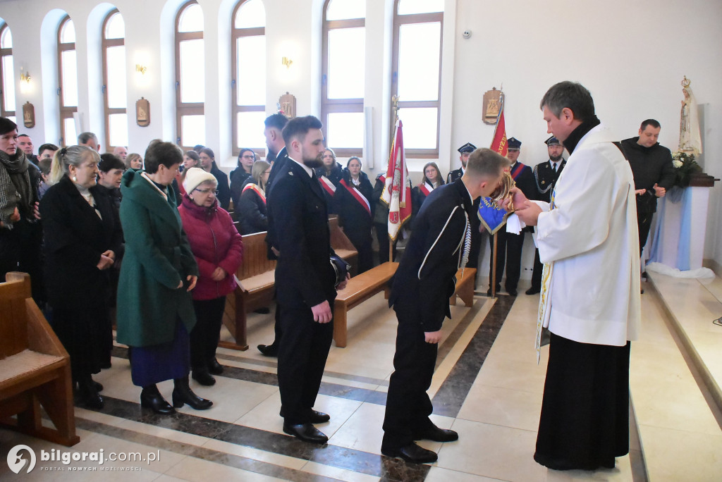 Wprowadzenie relikwii św. Jana Pawła II do Chmielka