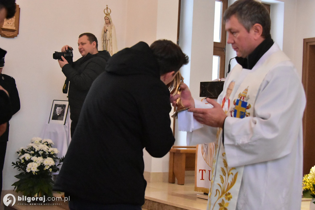 Wprowadzenie relikwii św. Jana Pawła II do Chmielka