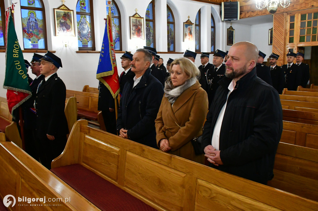 Strażacy gminy Biłgoraj na zaduszkach ku czci zmarłych Druhów