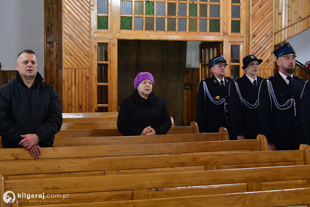 Strażacy gminy Biłgoraj na zaduszkach ku czci zmarłych Druhów