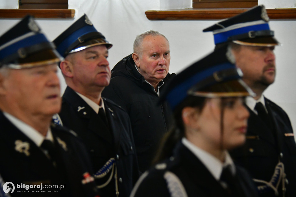 Strażacy gminy Biłgoraj na zaduszkach ku czci zmarłych Druhów