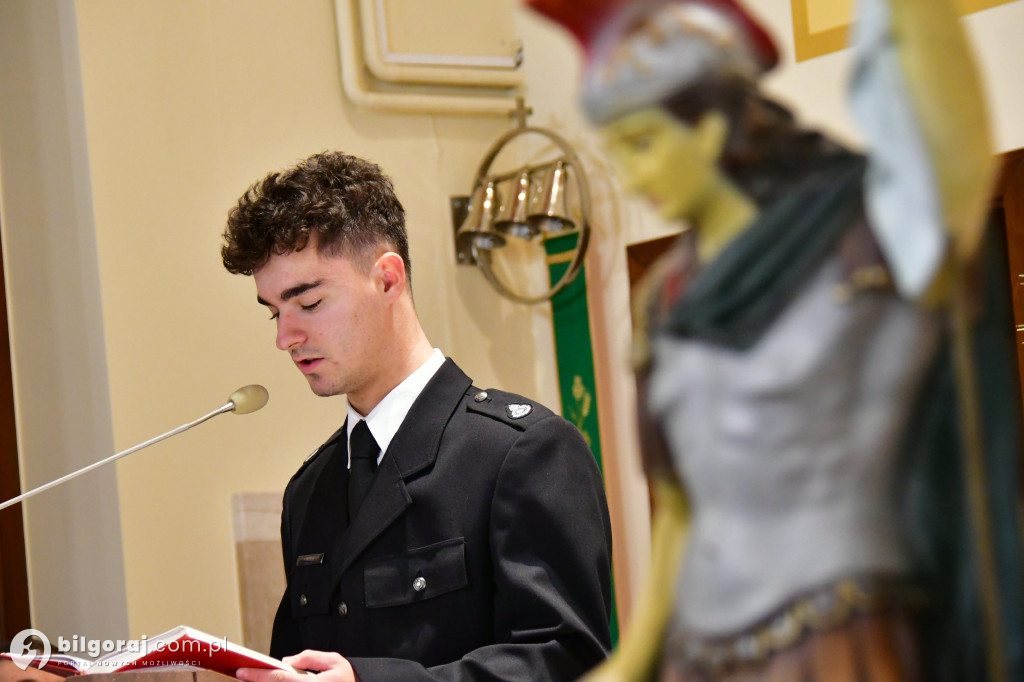 Strażacy gminy Biłgoraj na zaduszkach ku czci zmarłych Druhów