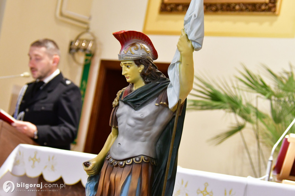 Strażacy gminy Biłgoraj na zaduszkach ku czci zmarłych Druhów