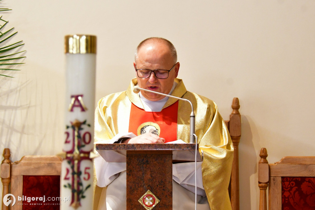 Strażacy gminy Biłgoraj na zaduszkach ku czci zmarłych Druhów