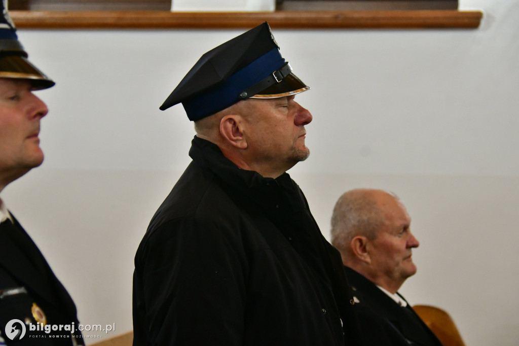 Strażacy gminy Biłgoraj na zaduszkach ku czci zmarłych Druhów