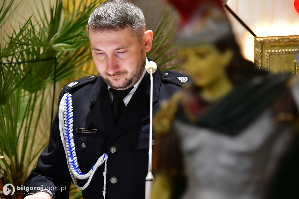 Strażacy gminy Biłgoraj na zaduszkach ku czci zmarłych Druhów