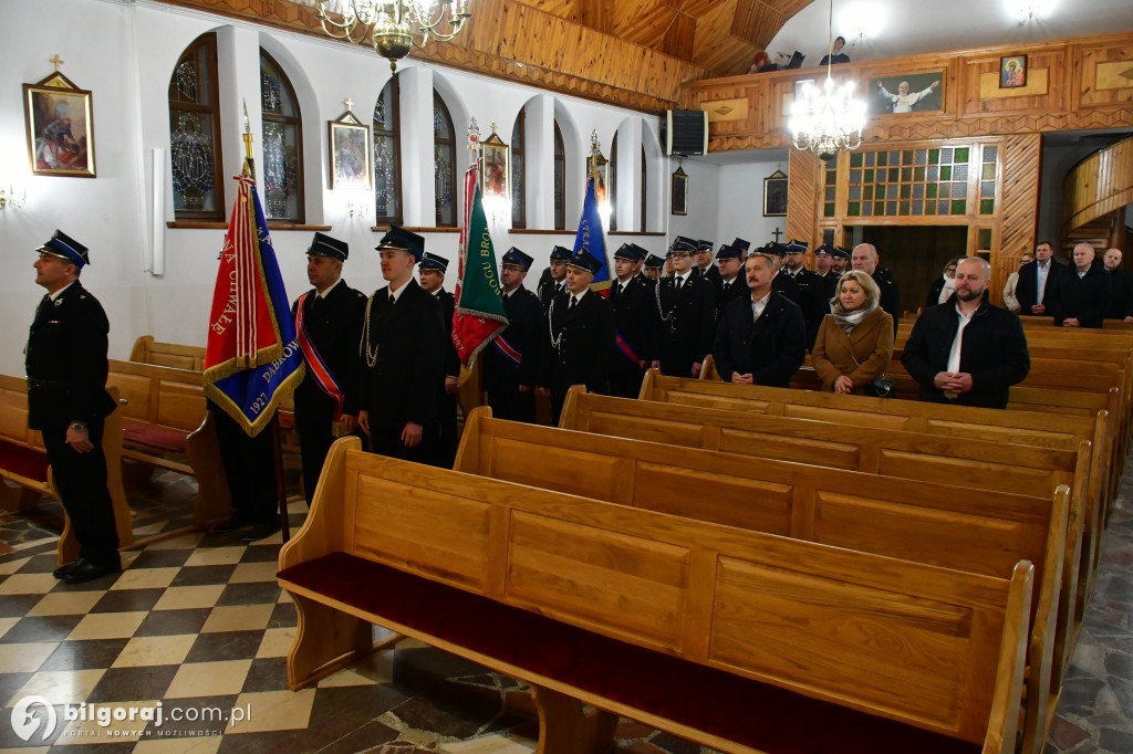 Strażacy gminy Biłgoraj na zaduszkach ku czci zmarłych Druhów