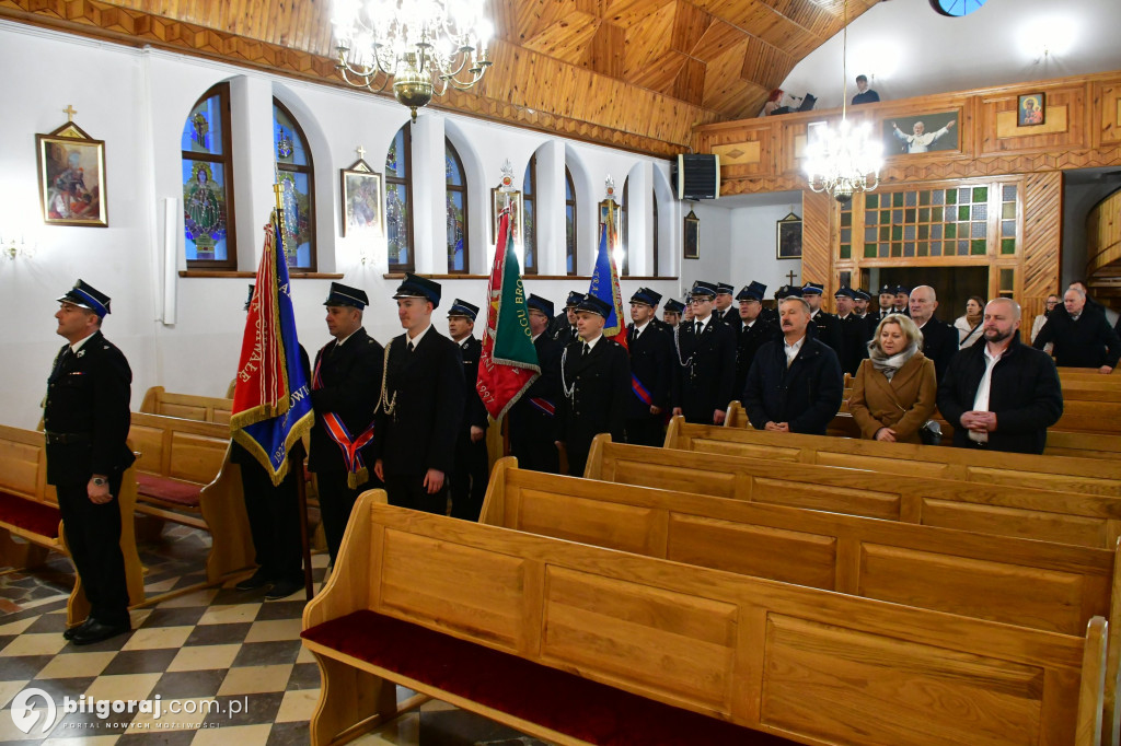 Strażacy gminy Biłgoraj na zaduszkach ku czci zmarłych Druhów