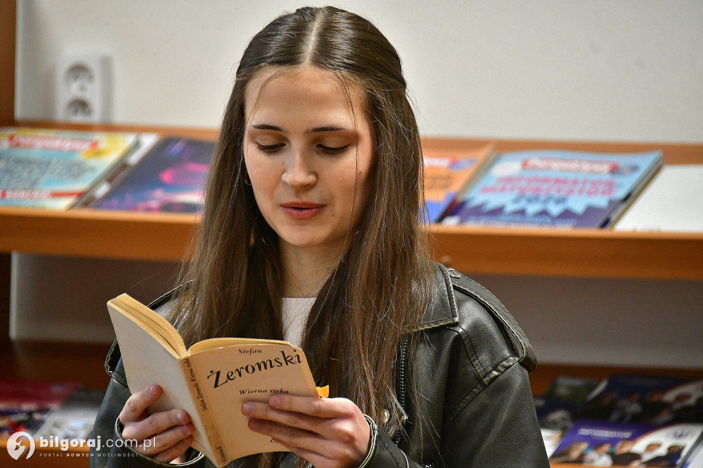 Trwa Powiatowy Konkurs Pięknego Czytania