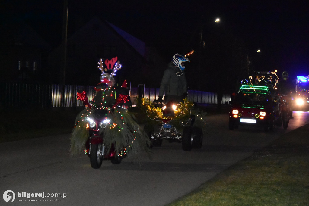 Strażacy i KGW w akcji: Mikołaj na quadzie odwiedził Majdan