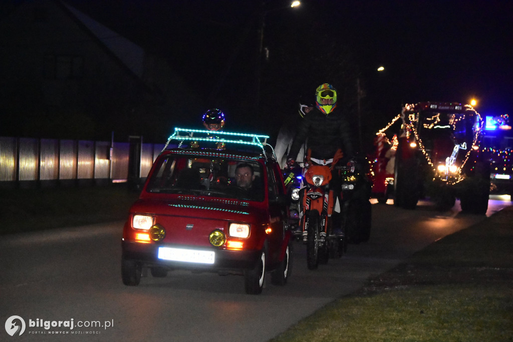 Strażacy i KGW w akcji: Mikołaj na quadzie odwiedził Majdan