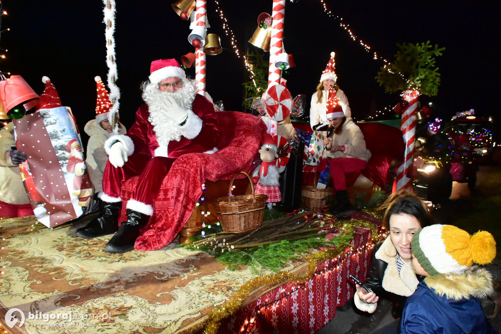 Strażacy i KGW w akcji: Mikołaj na quadzie odwiedził Majdan