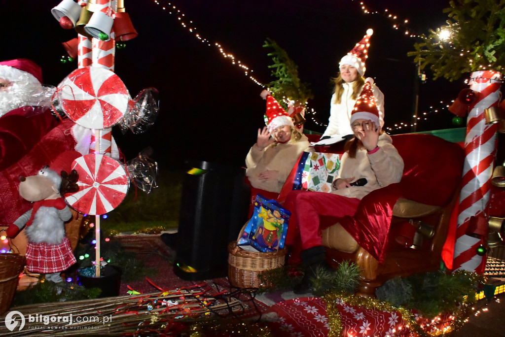 Strażacy i KGW w akcji: Mikołaj na quadzie odwiedził Majdan