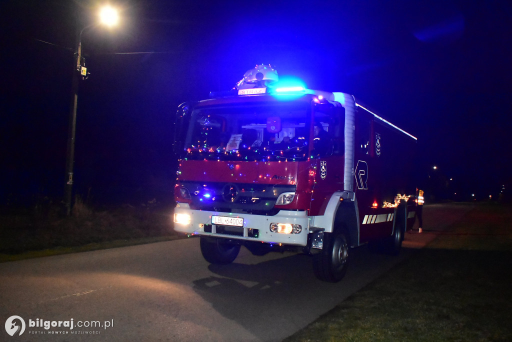 Strażacy i KGW w akcji: Mikołaj na quadzie odwiedził Majdan