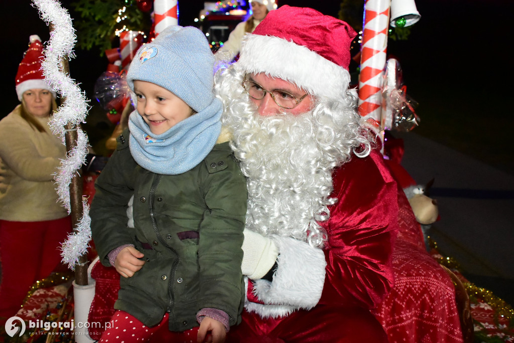 Strażacy i KGW w akcji: Mikołaj na quadzie odwiedził Majdan