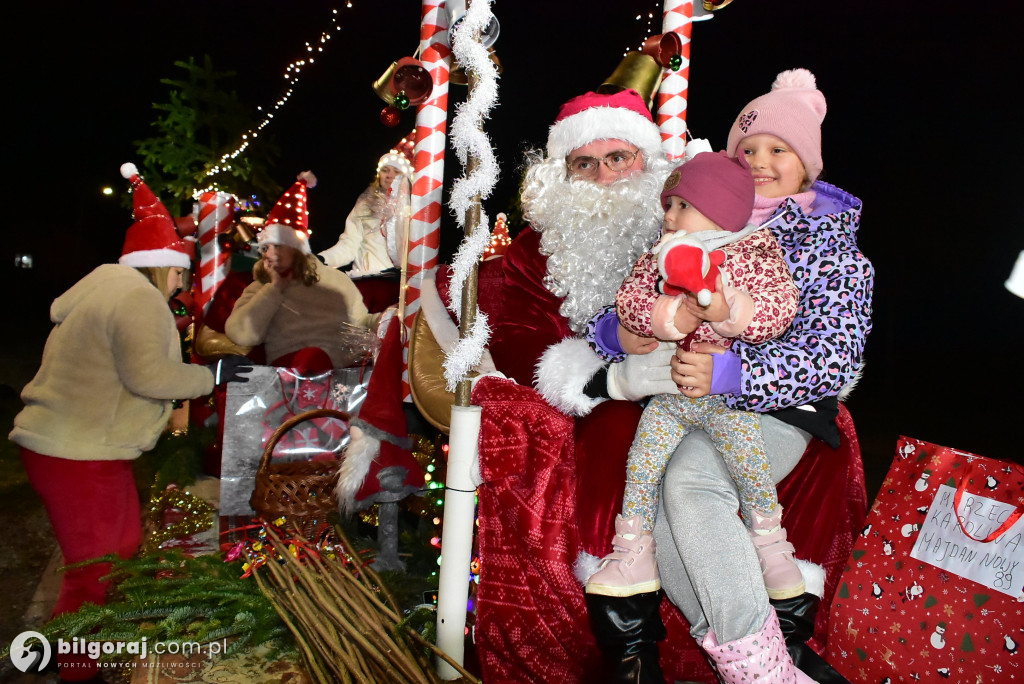 Strażacy i KGW w akcji: Mikołaj na quadzie odwiedził Majdan