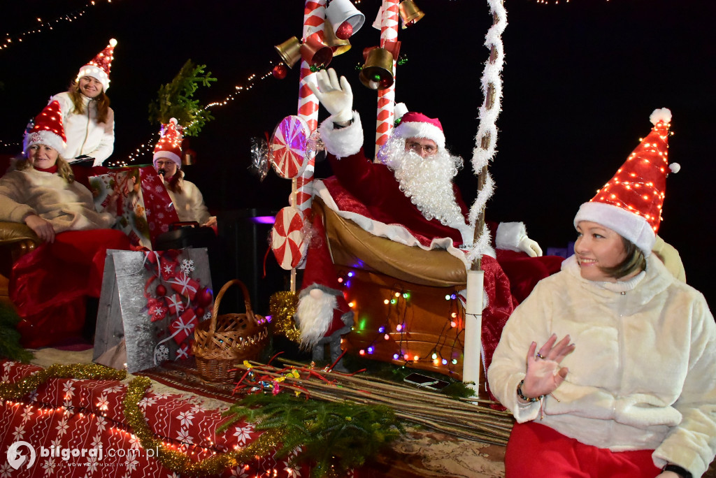 Strażacy i KGW w akcji: Mikołaj na quadzie odwiedził Majdan