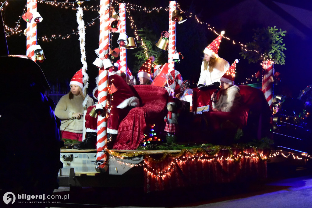 Strażacy i KGW w akcji: Mikołaj na quadzie odwiedził Majdan