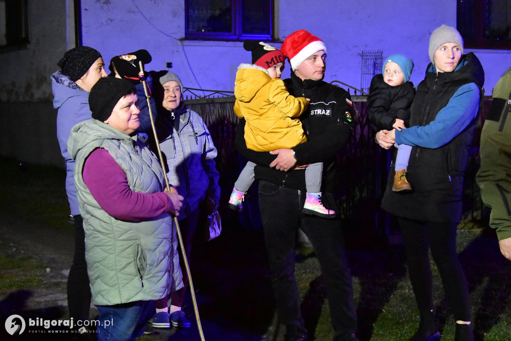 Strażacy i KGW w akcji: Mikołaj na quadzie odwiedził Majdan