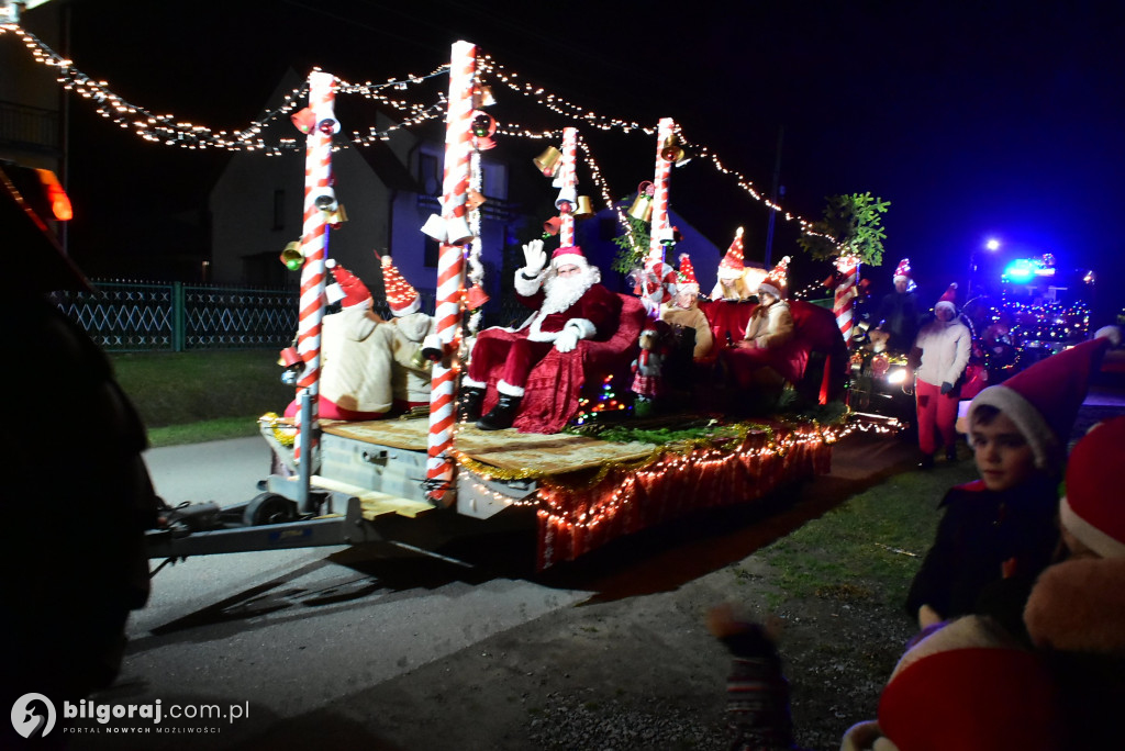 Strażacy i KGW w akcji: Mikołaj na quadzie odwiedził Majdan