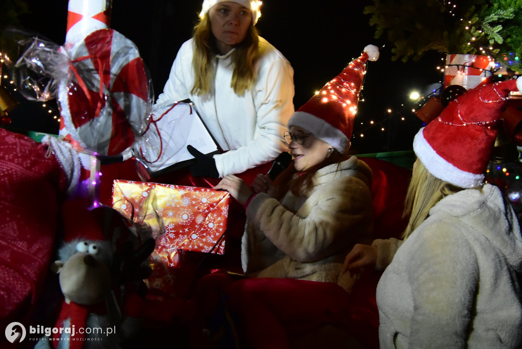 Strażacy i KGW w akcji: Mikołaj na quadzie odwiedził Majdan