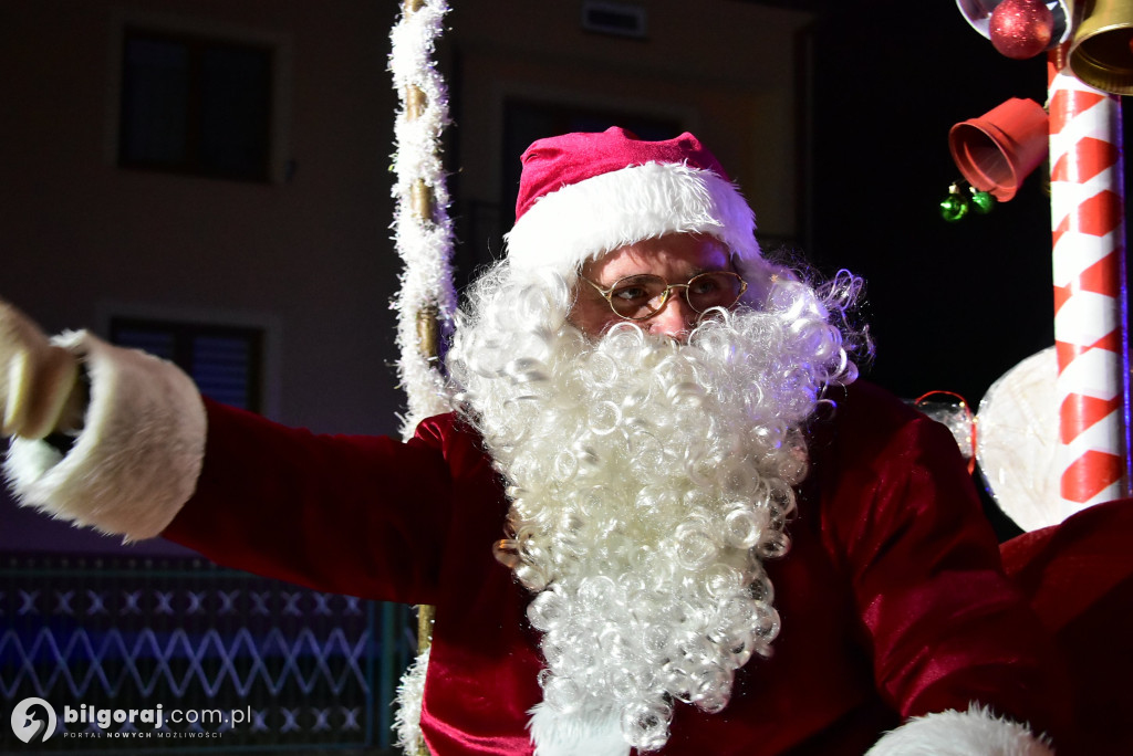 Strażacy i KGW w akcji: Mikołaj na quadzie odwiedził Majdan