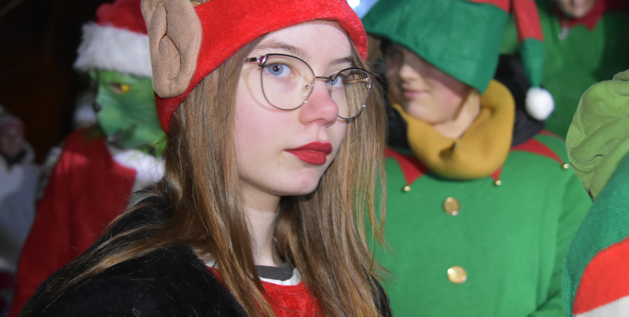 Fabryka zabawek w Dereźni! Mikołaj na platformie odwiedził wioskę