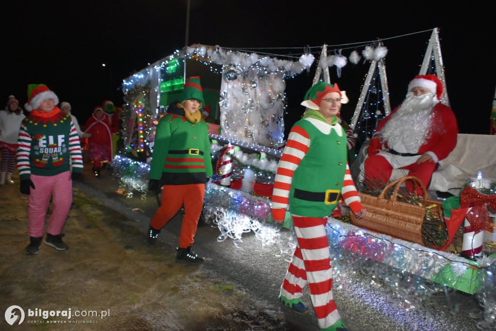 Fabryka zabawek w Dereźni! Mikołaj na platformie odwiedził wioskę