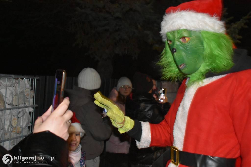 Fabryka zabawek w Dereźni! Mikołaj na platformie odwiedził wioskę
