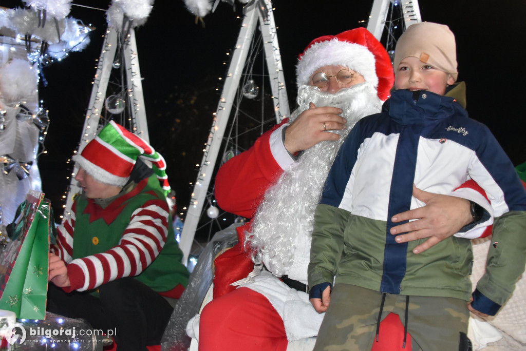 Fabryka zabawek w Dereźni! Mikołaj na platformie odwiedził wioskę