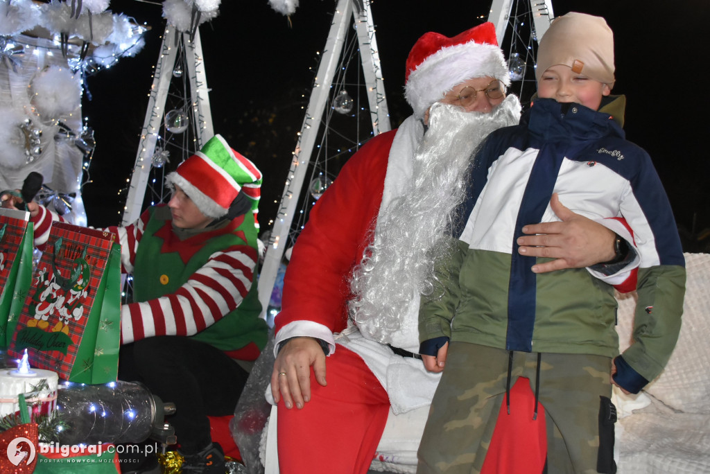 Fabryka zabawek w Dereźni! Mikołaj na platformie odwiedził wioskę